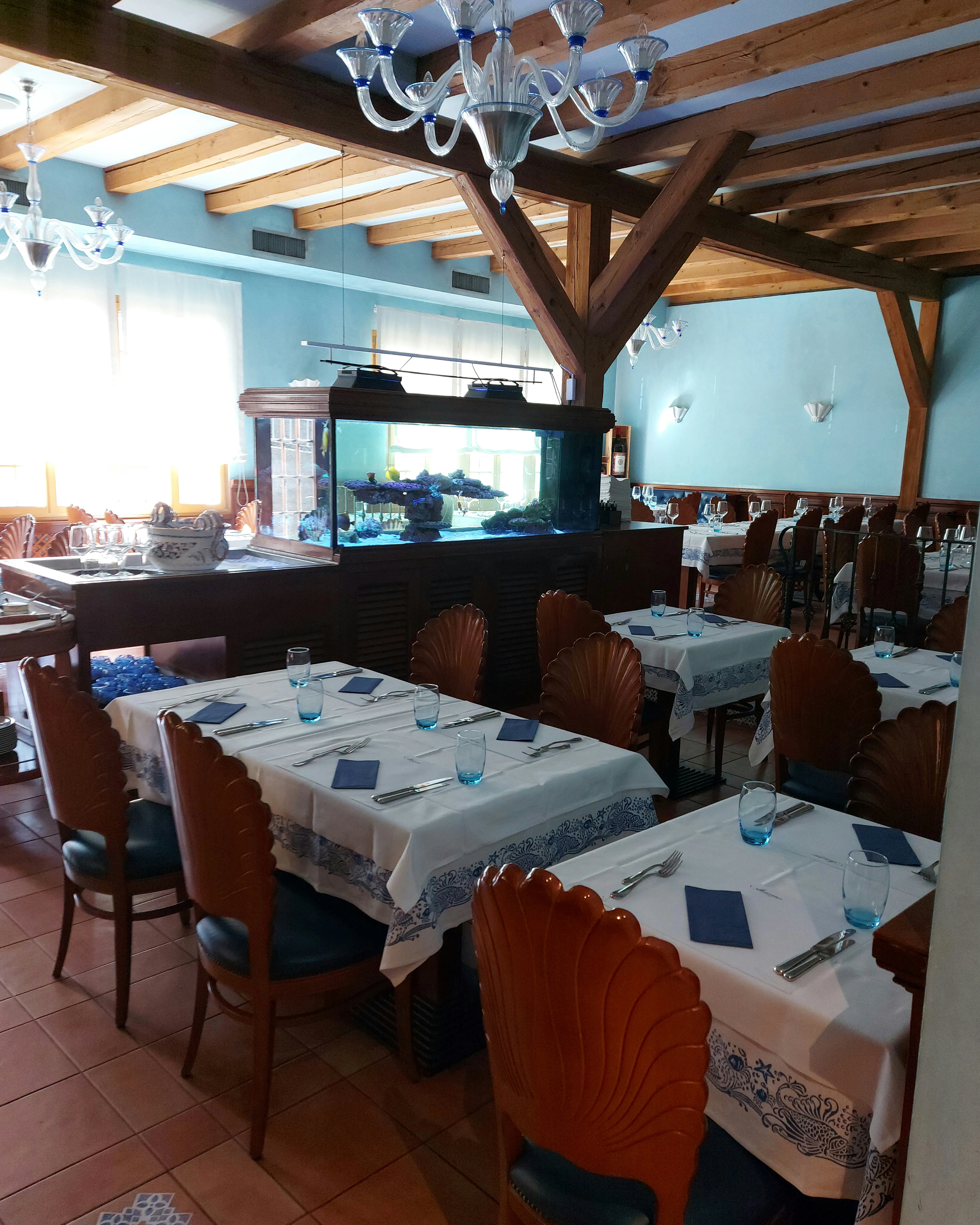 Innenraum des Ristorante Azzurro Terra e Mare
