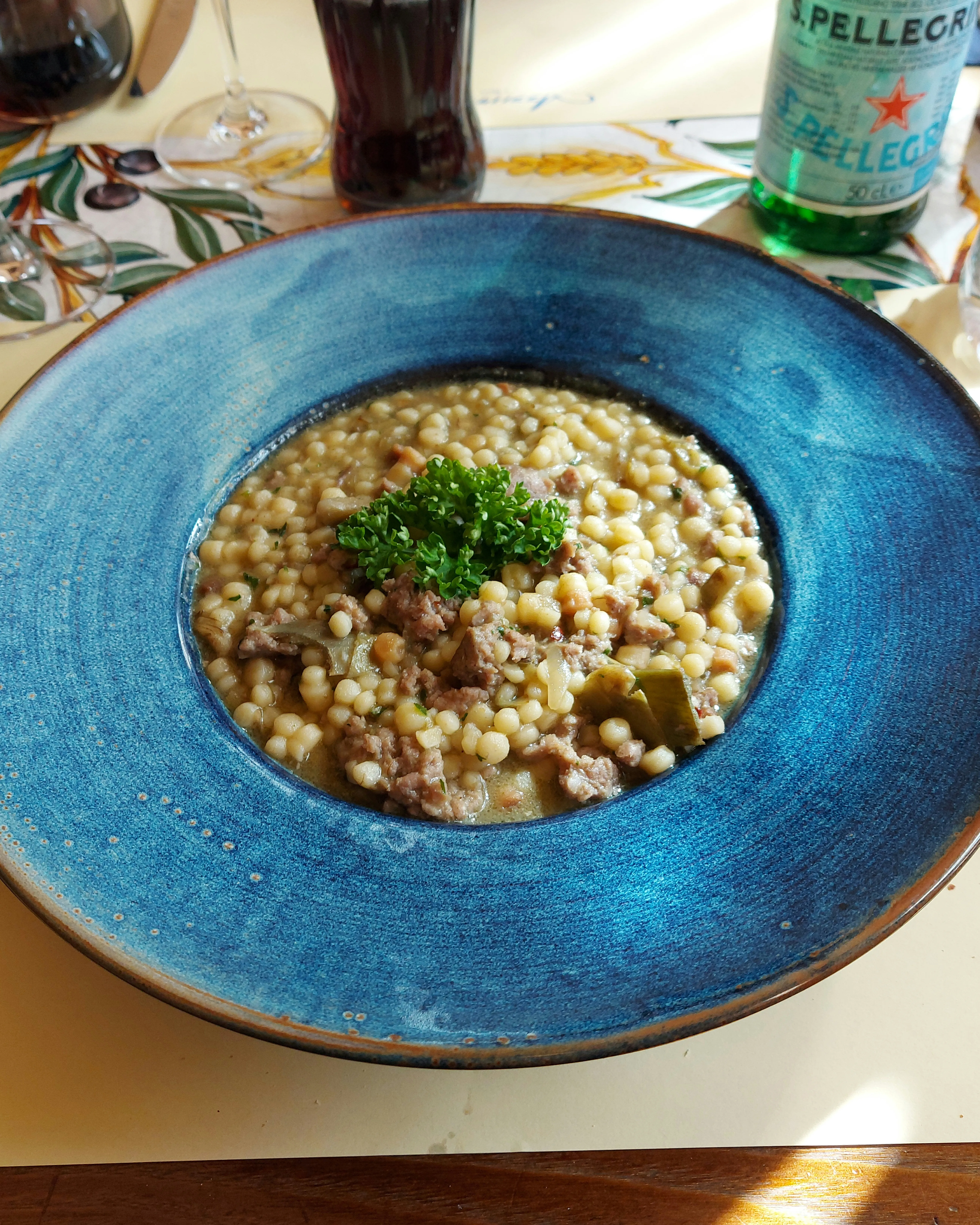 Sardinische Pasta mit cremiger Sauce im Ristorante Azzurro Terra e Mare