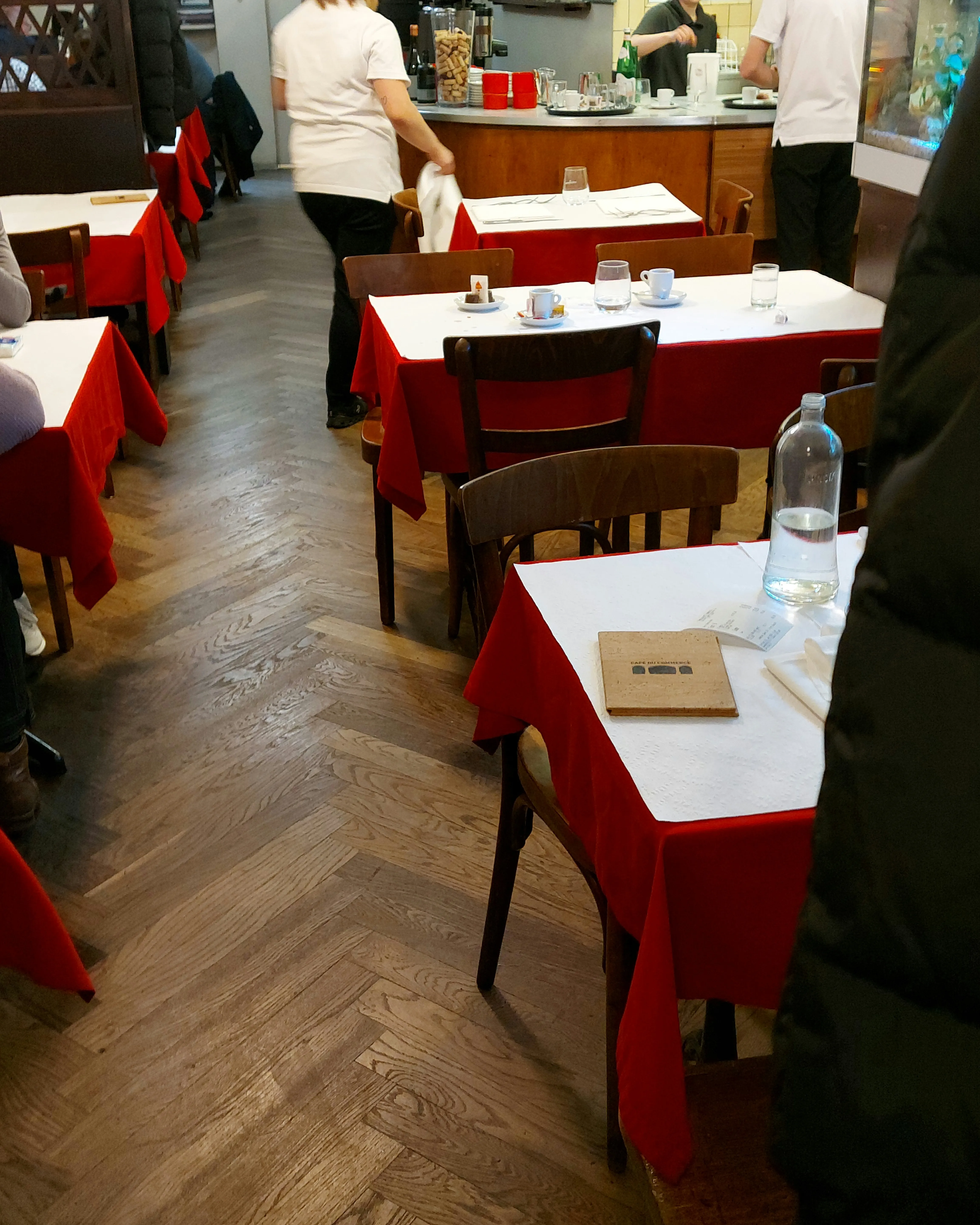 Commerce Bern – interior with simple elegant decor