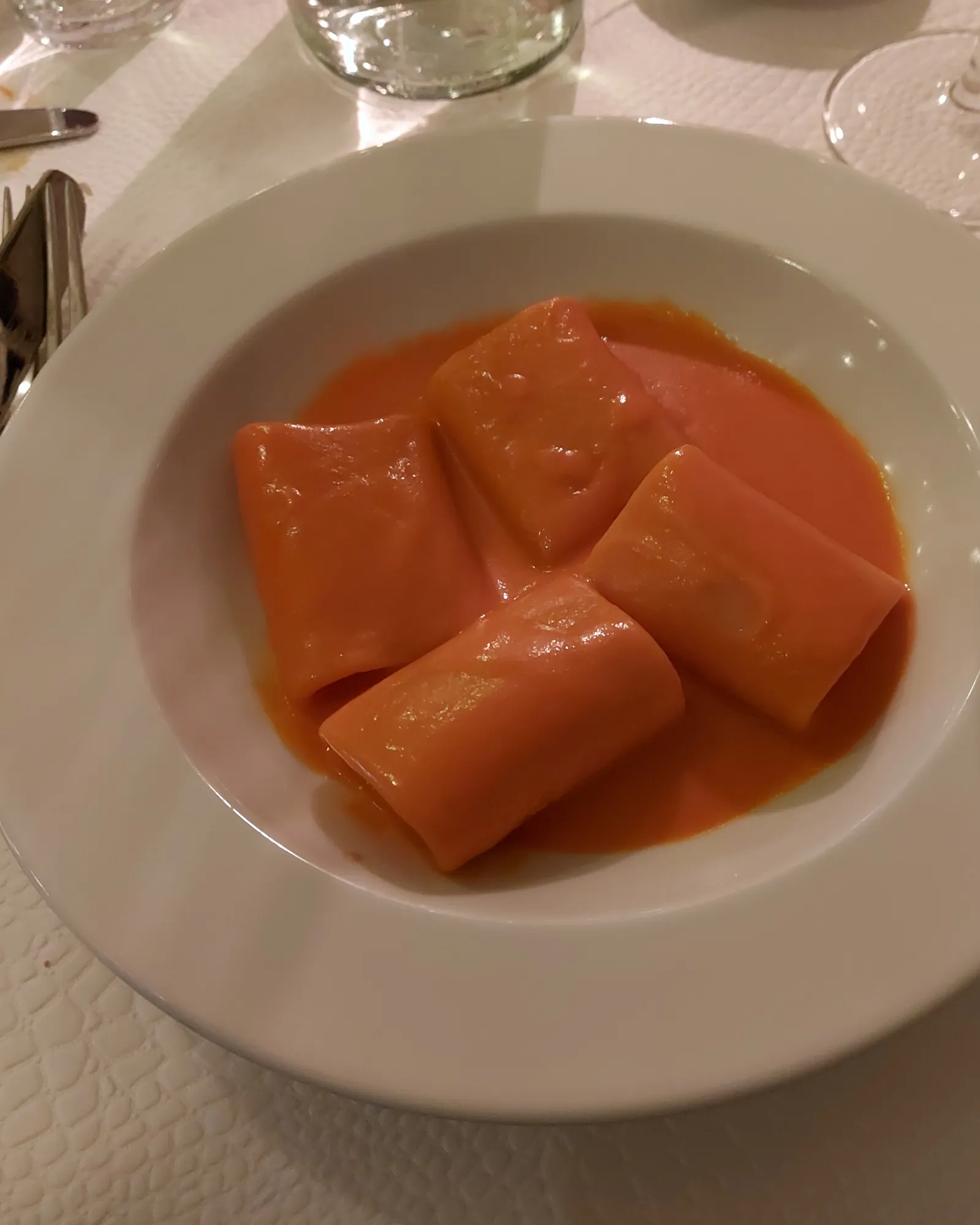 Paccheri Passata & Burro im Hellys Bern