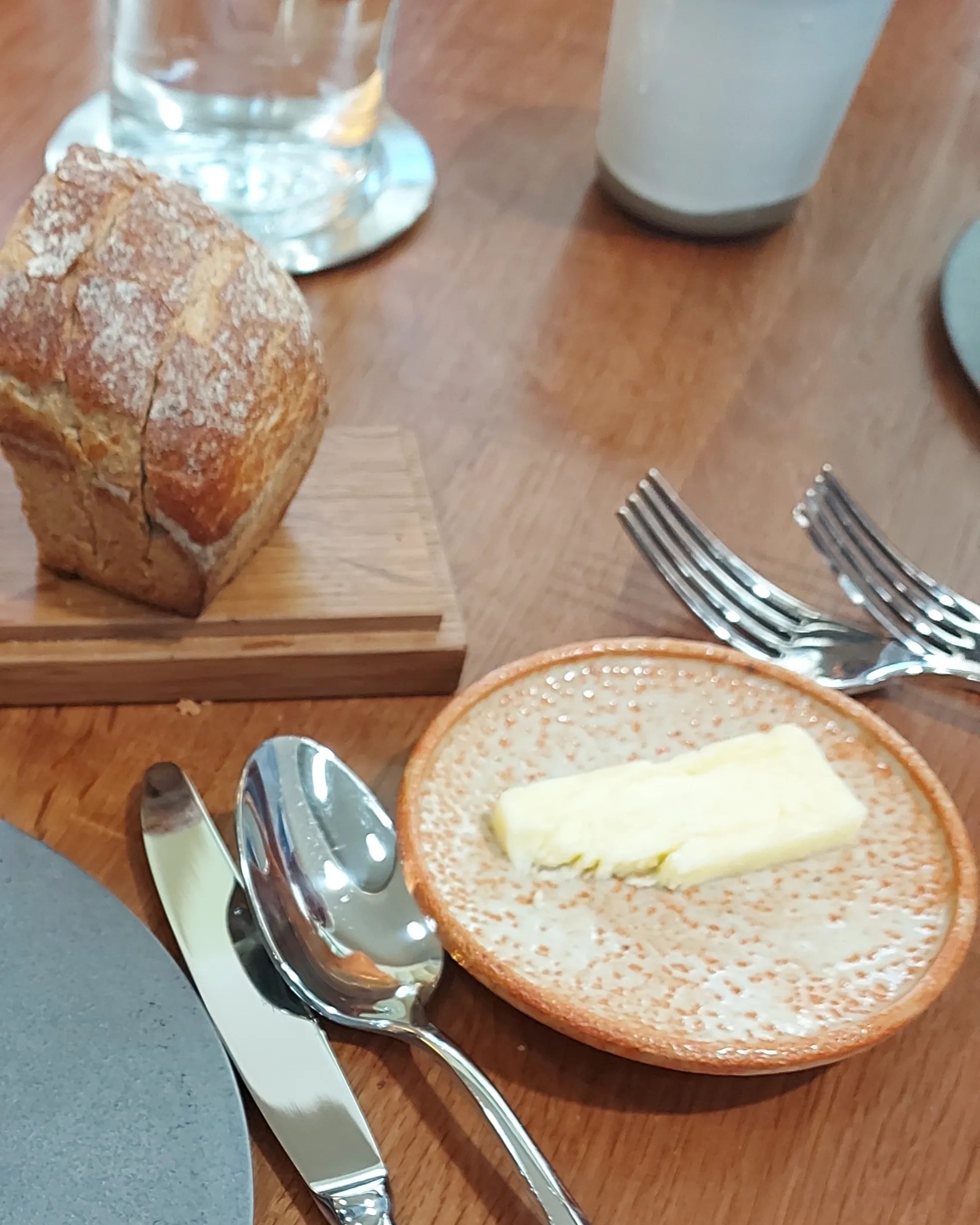 Myle Bern – fresh sourdough bread with salted butter