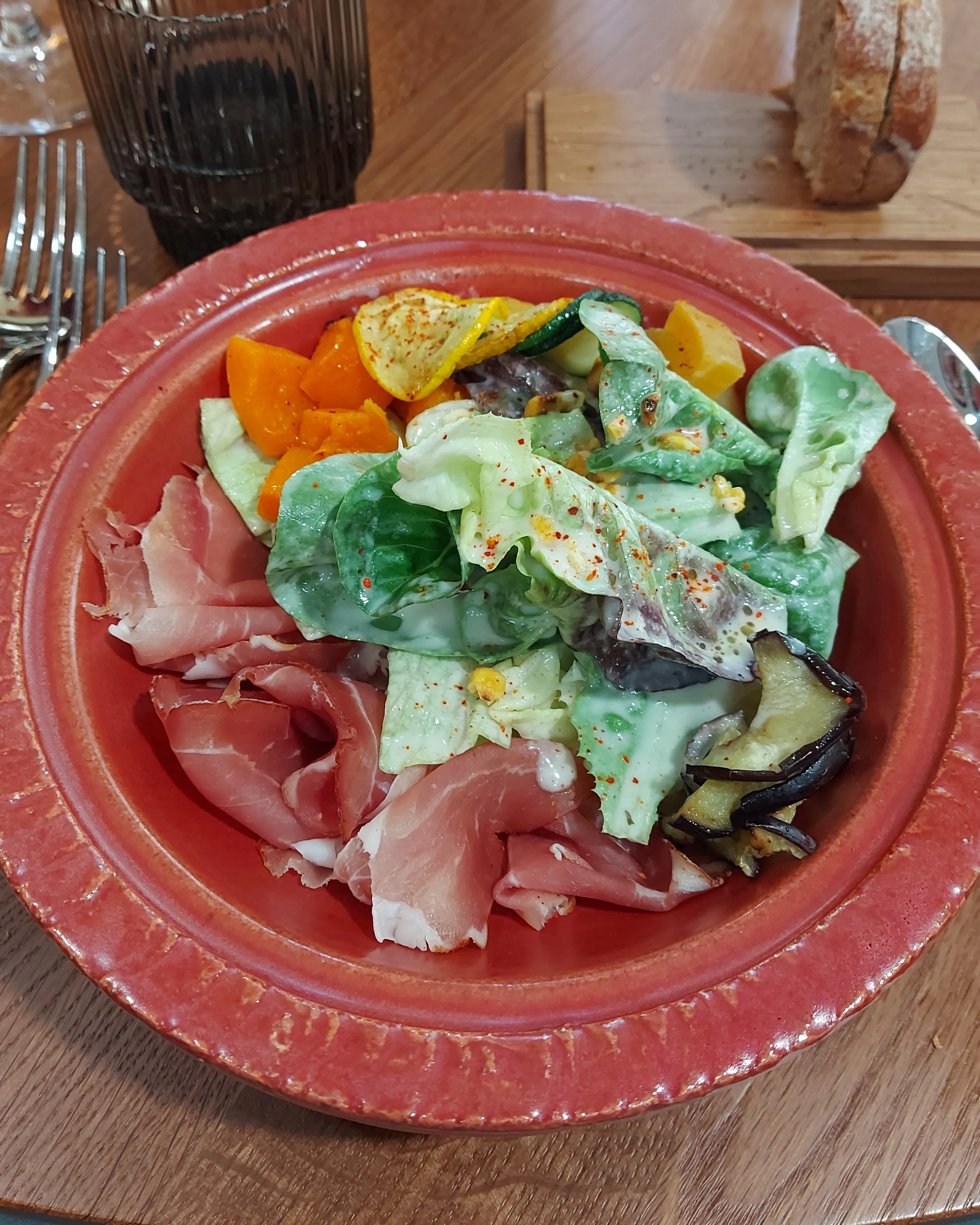 Myle Bern – salad with oven vegetables and Black Forest ham