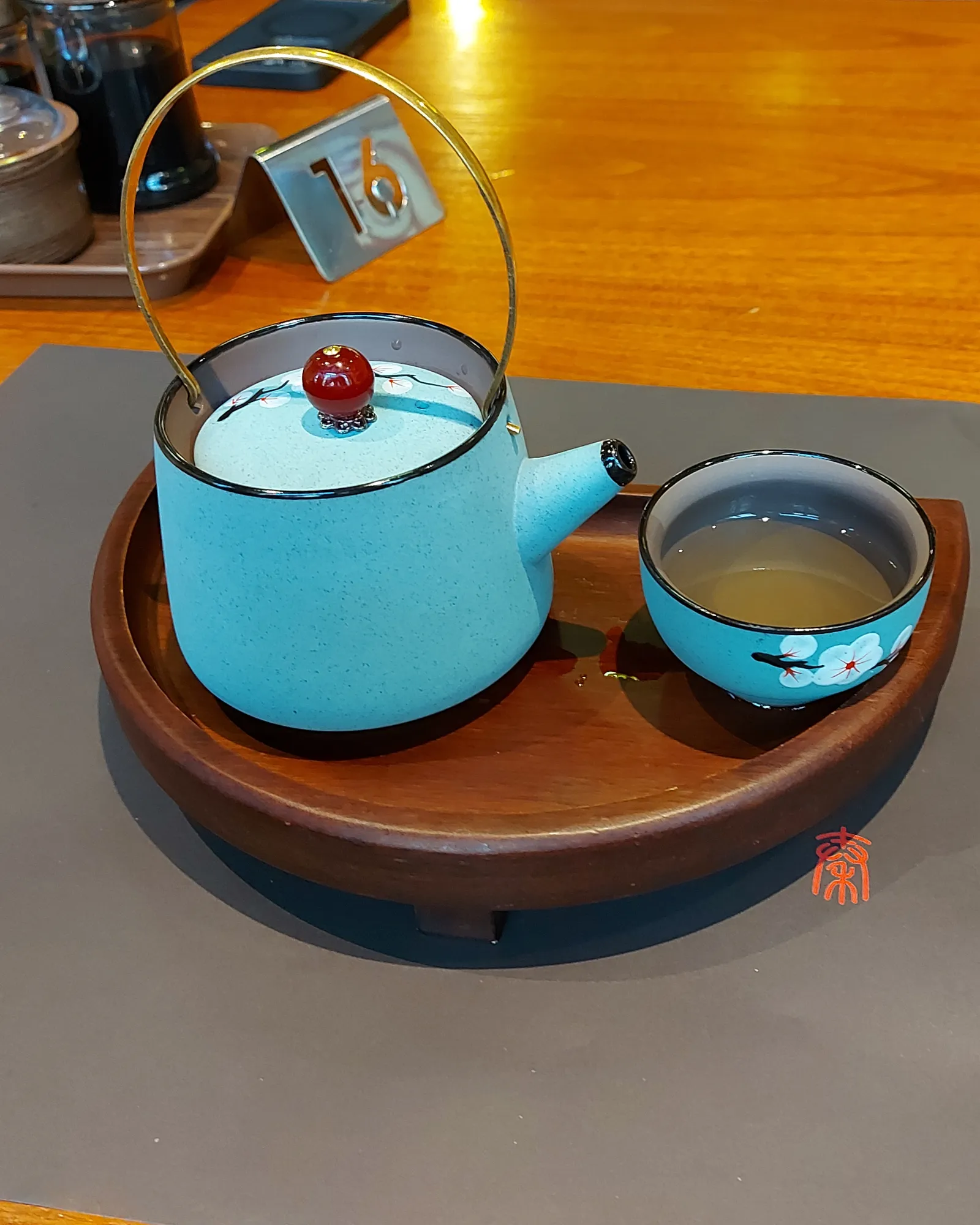 Chinese green tea served at Qin Bern