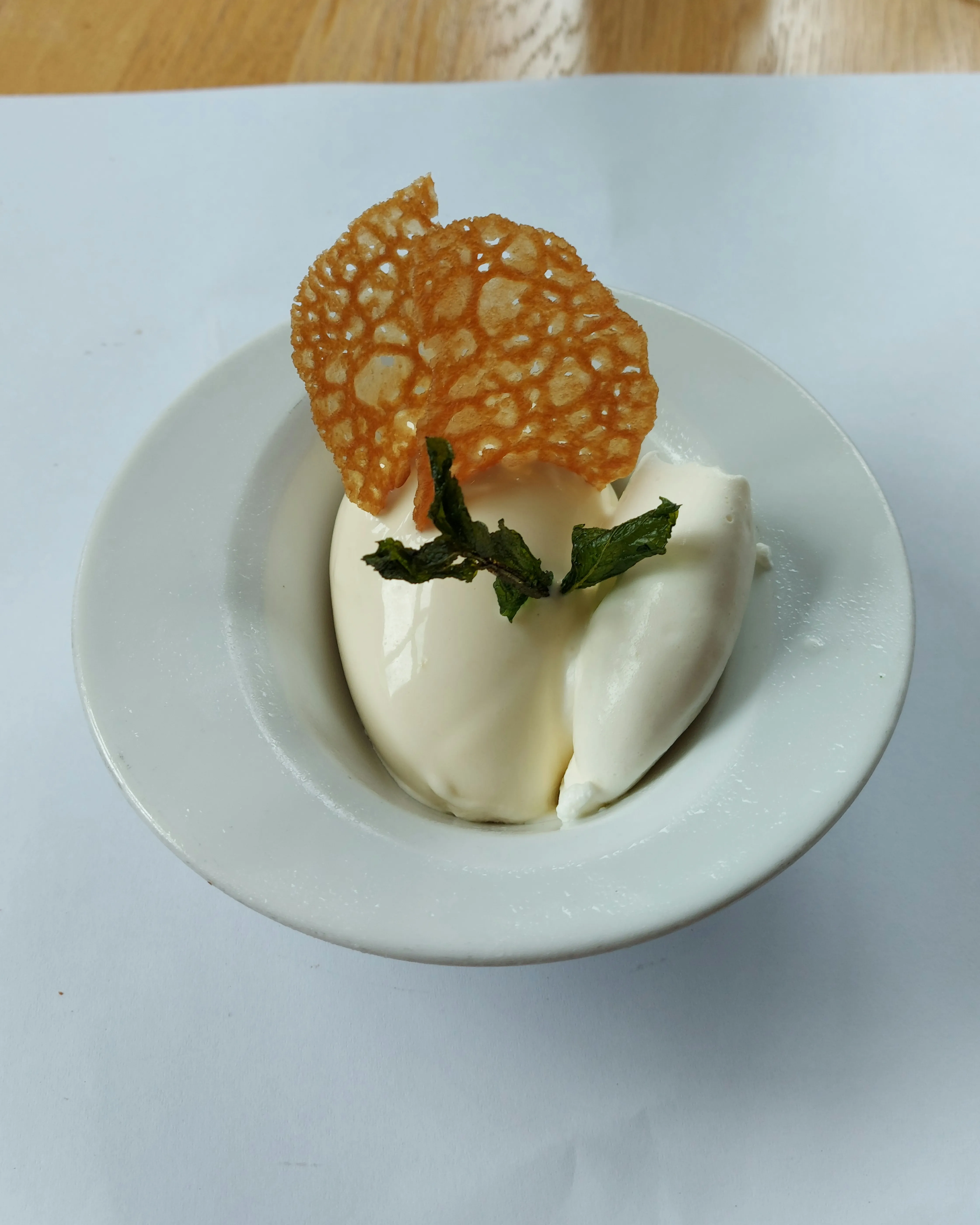 Tonka bean ice cream with cream at Süder Bern
