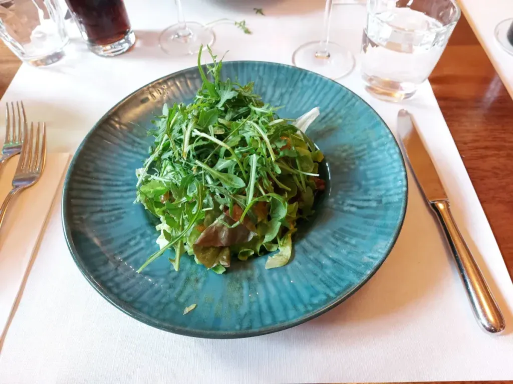 Generous portion of rocket salad at Tre Fratelli Bern